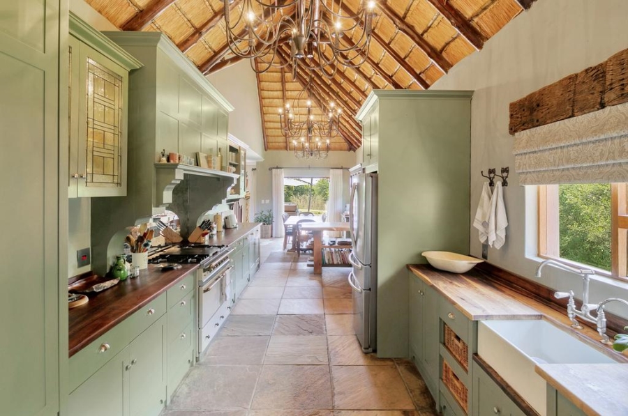 5 Bedroom Property for Sale in Boschenvaal River Front Lodges Free State